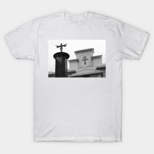 Egyptian Park in Black and White - the Pillar, San Jose, California 2011 T-Shirt